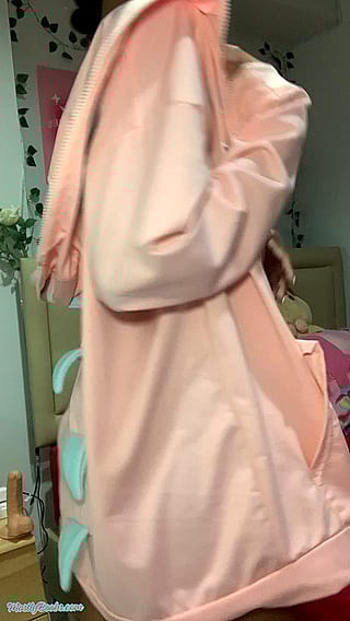 Big Boobs and Pussy: Amateur Video