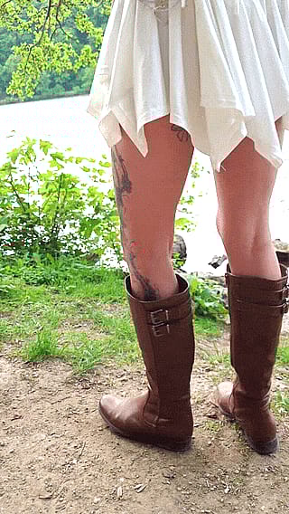 Abdrücke von der Bank am Hinterteil 😁 Kommt gut in die Woche 💋🥰'