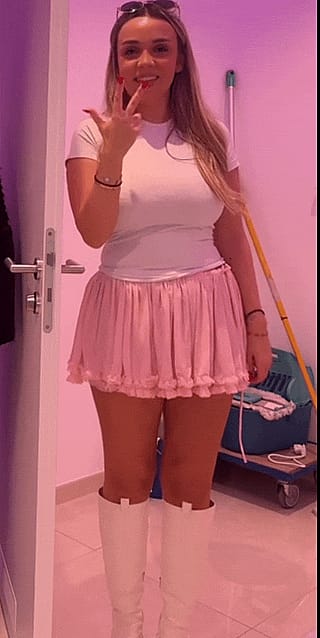Jule Nagel (Julesboringlife)'
