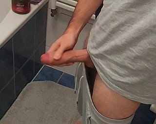 Ich komm gleich so hart 🥵🍆💦'
