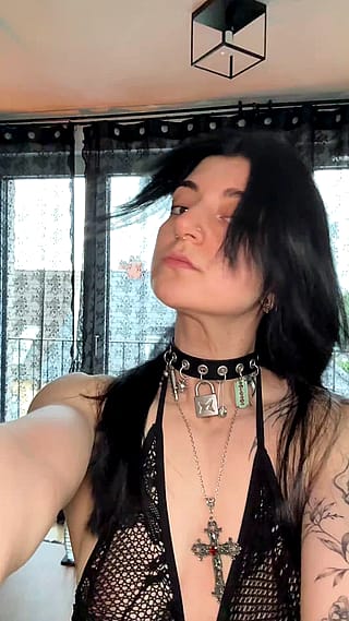 this is a goth girl puppy simulator!'