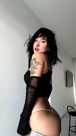 Do you like big latina asses? 🥵🍑'
