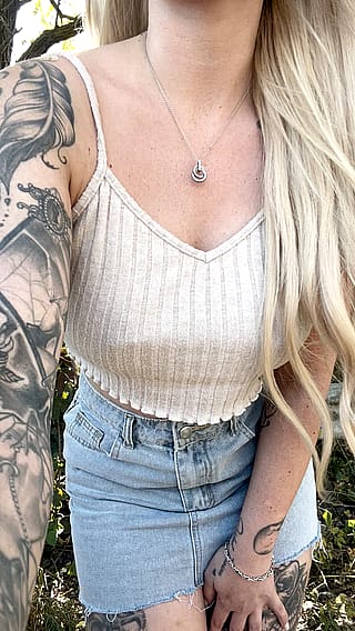 Immer gerne für einen outdoor quickie zu haben. Magst du auch outdoor?'