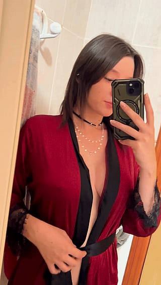 Sanft und gefährlich, aber sicher zum Anbeten und Ficken 💋'