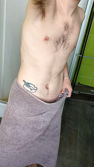 Würdest du dich über den Anblick in der Dusche freuen? [M]'