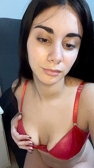 Are you staring at my lips or my chest? F18'