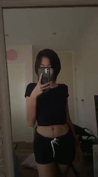 im 19, if u want to see much better say 'me' and i Will give u a surprise, and I'll make u cum?'